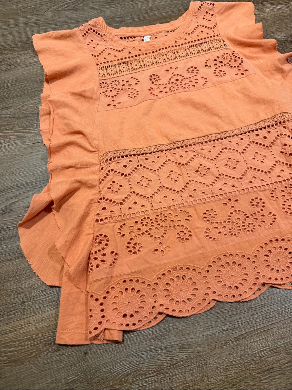 Anthropologie Coral Eyelet Flutter Sleeve Top Size Large - Picture 3 of 9